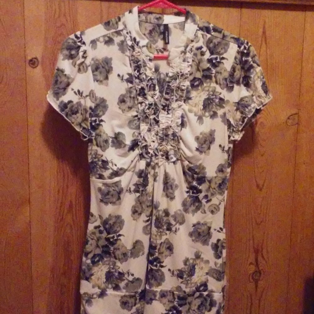 Maurices Ruffled Floral Blouse - Picture 3 of 5
